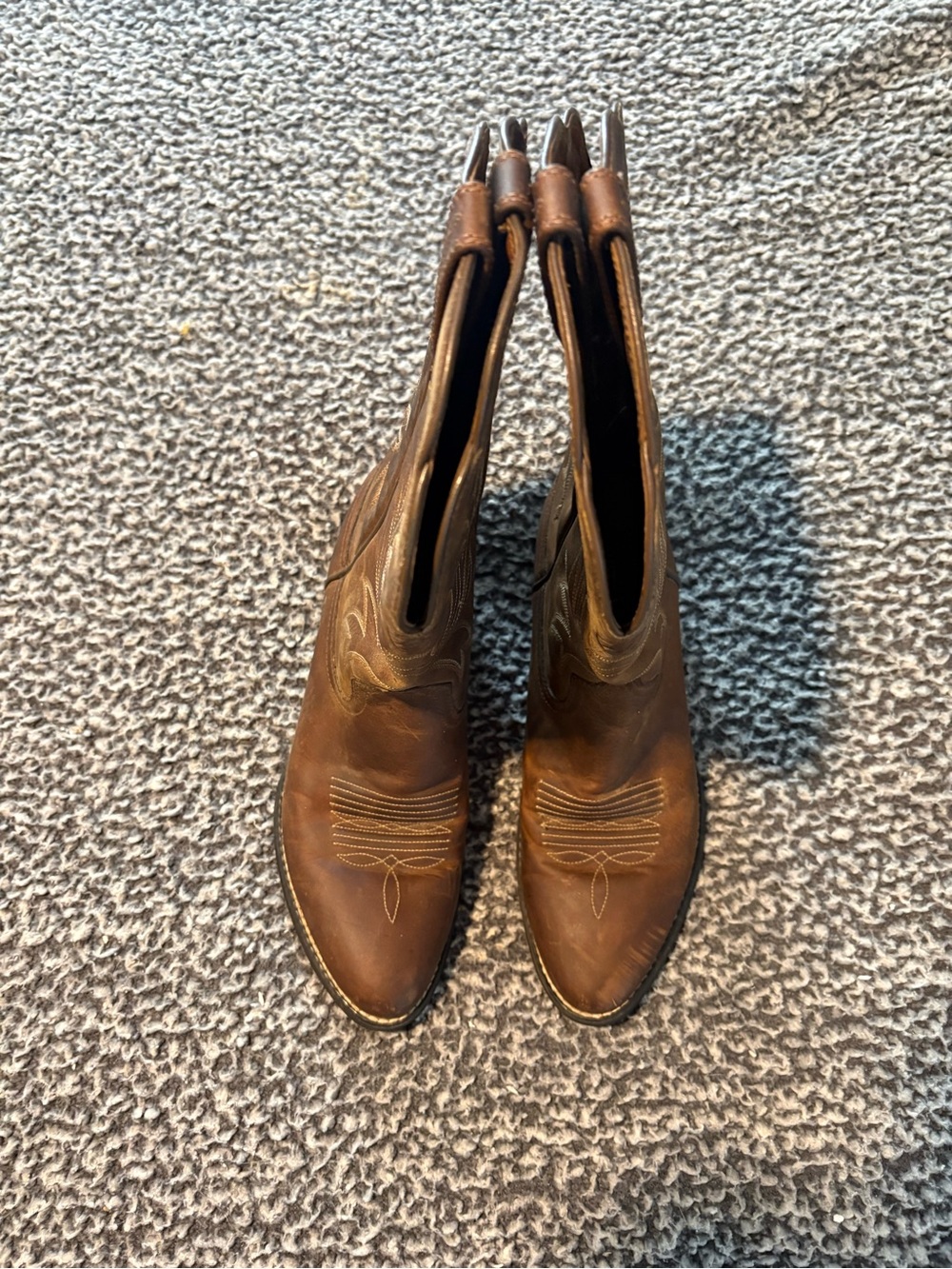 Ariat Women’s Size 8.5 Round Up Square ToeWestern Boots Brown in good condition!